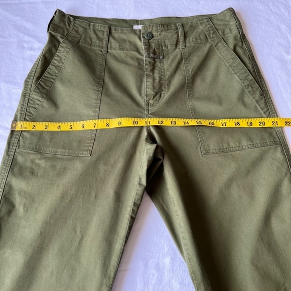 Closed cropped premium cotton blend cargo style pants - Picture 5 of 12